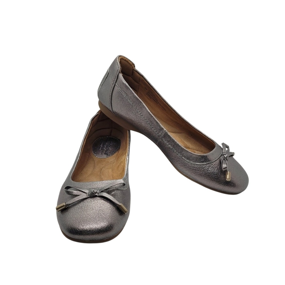 Comfortiva Keegan Metallic Silver Leather Ballet Flats Memory Foam Bow 6W